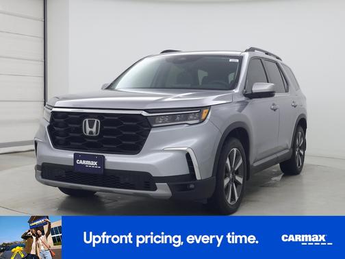 Silver 2024 Honda Pilot Touring