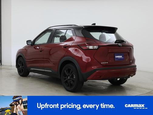 Red 2022 Nissan Kicks SR