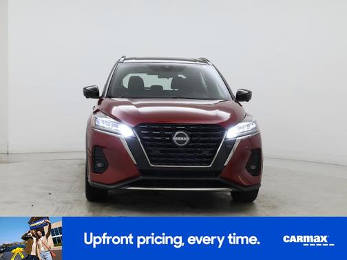 Red 2022 Nissan Kicks SR