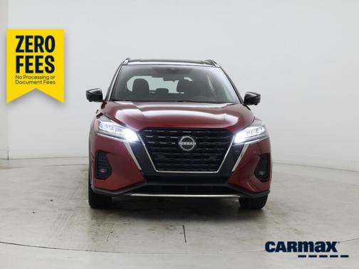 Red 2022 Nissan Kicks SR