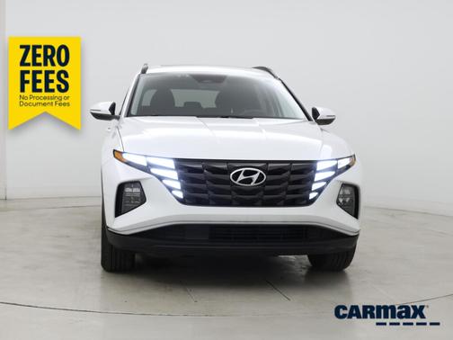 White 2022 Hyundai TUCSON SEL