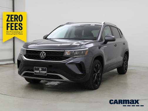 Gray 2023 Volkswagen Taos SE