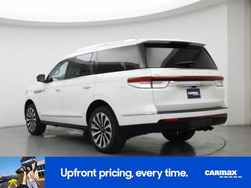 White 2023 Lincoln Navigator Reserve