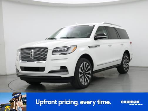 White 2023 Lincoln Navigator Reserve