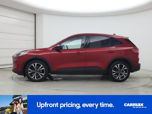 Red 2022 Ford Escape SE