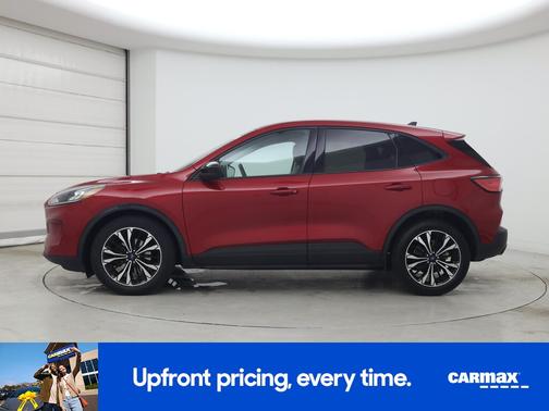 Red 2022 Ford Escape SE