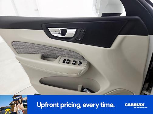 2022 Volvo XC60 B5 Momentum