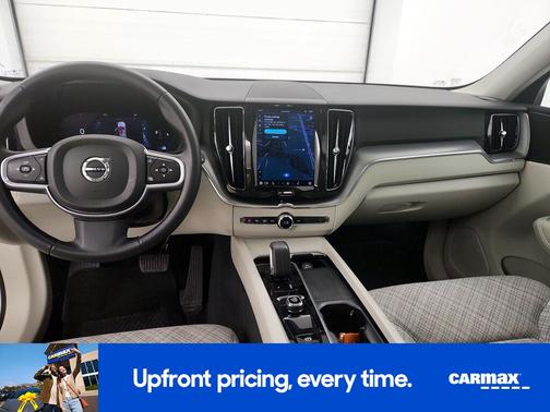 2022 Volvo XC60 B5 Momentum
