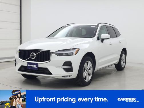2022 Volvo XC60 B5 Momentum