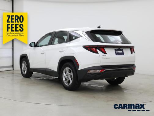 White 2023 Hyundai TUCSON SE