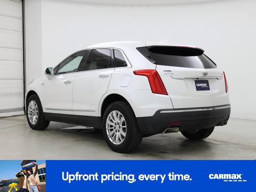 White 2017 Cadillac XT5