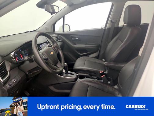 White 2022 Chevrolet Trax LT