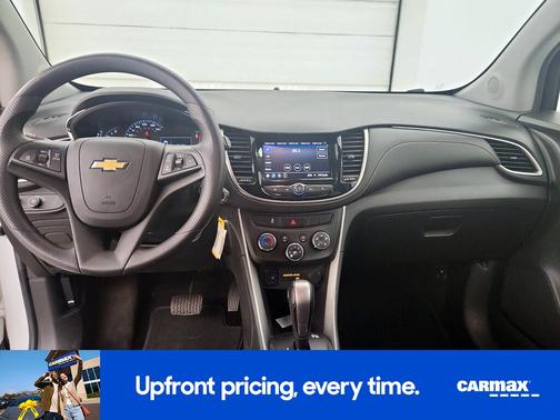 White 2022 Chevrolet Trax LT
