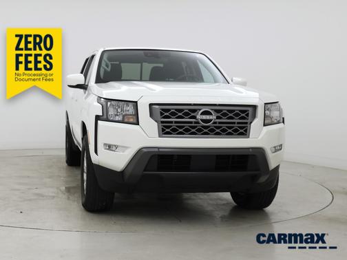 White 2024 Nissan Frontier SV