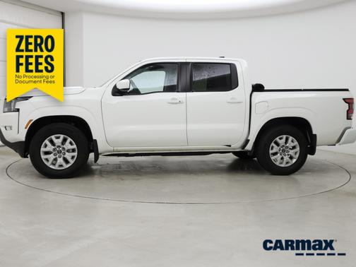 White 2024 Nissan Frontier SV