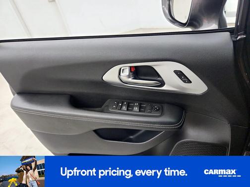 Gray 2021 Chrysler Pacifica Touring L