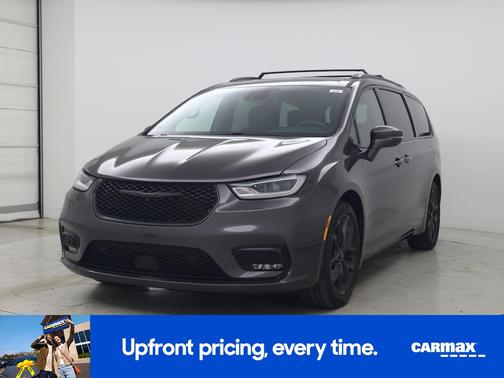 Gray 2021 Chrysler Pacifica Touring L