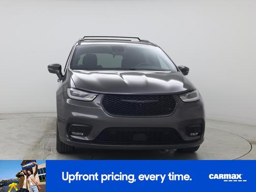 Gray 2021 Chrysler Pacifica Touring L