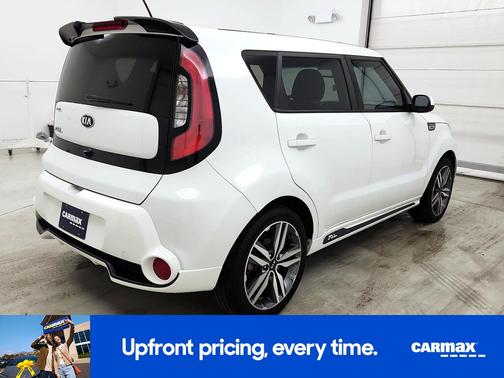White 2016 Kia Soul +