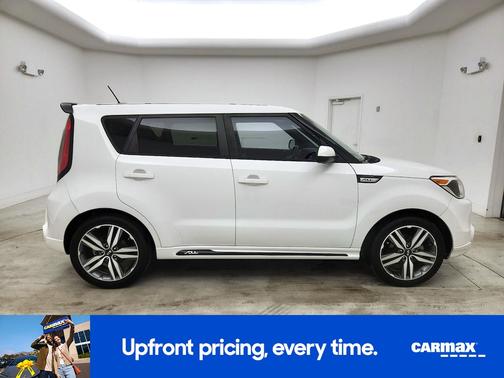White 2016 Kia Soul +