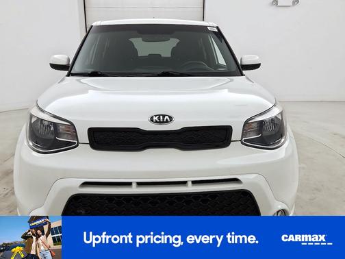 White 2016 Kia Soul +