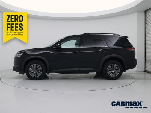 Black 2024 Nissan Pathfinder SV