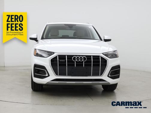 White 2023 Audi Q5 Premium