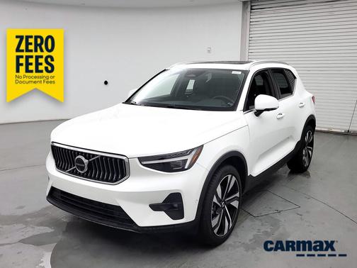 White 2024 Volvo XC40 B5 Ultimate Bright Theme