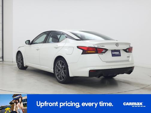 White 2023 Nissan Altima SR