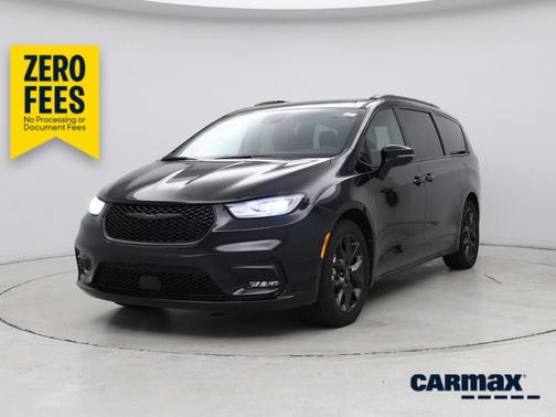 Black 2025 Chrysler Pacifica Limited