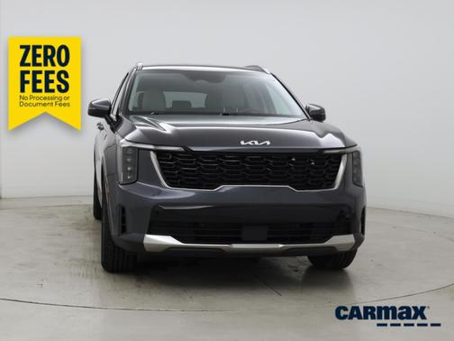 Gray 2024 Kia Sorento S