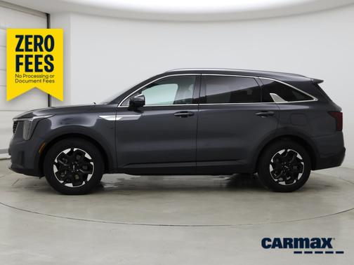 Gray 2024 Kia Sorento S