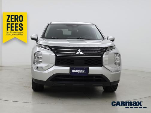 Silver 2024 Mitsubishi Outlander ES