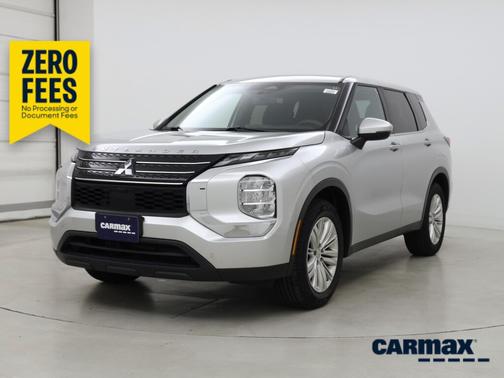 Silver 2024 Mitsubishi Outlander ES