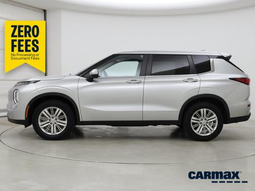 Silver 2024 Mitsubishi Outlander ES