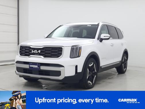 White 2025 Kia Telluride S