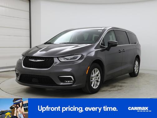 Gray 2023 Chrysler Pacifica Touring L