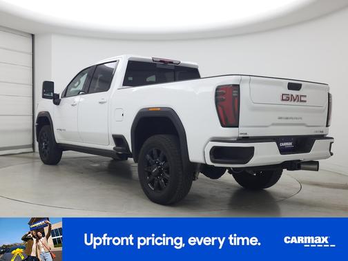 White 2024 GMC Sierra 2500 AT4
