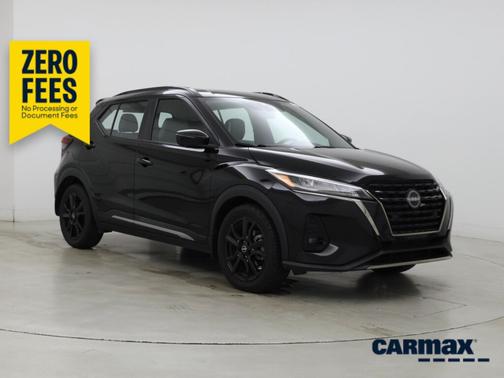 Black 2022 Nissan Kicks SR