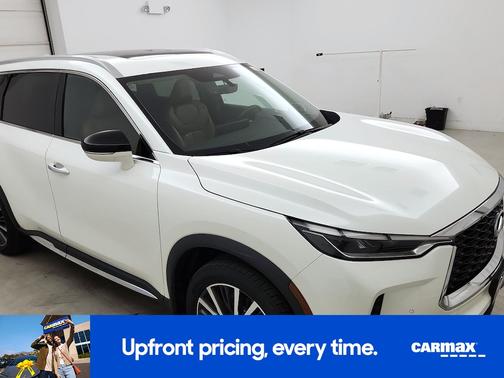 White 2023 INFINITI QX60 Sensory