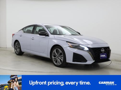 Gray 2023 Nissan Altima SR