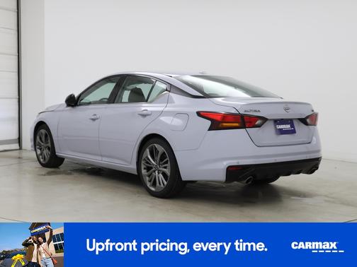 Gray 2023 Nissan Altima SR