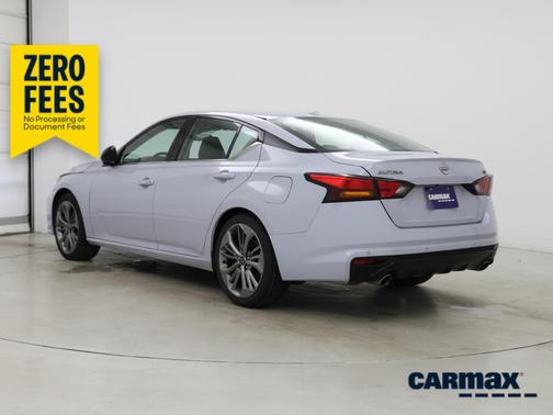 Gray 2023 Nissan Altima SR