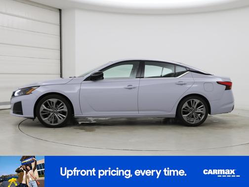Gray 2023 Nissan Altima SR