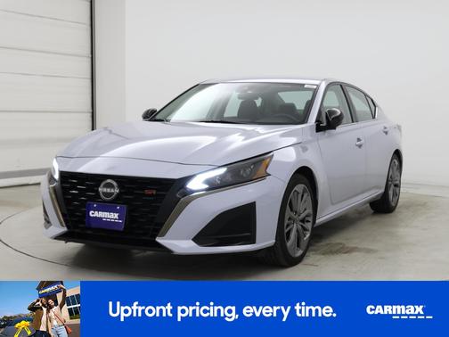 Gray 2023 Nissan Altima SR