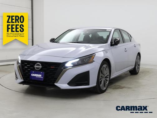 Gray 2023 Nissan Altima SR