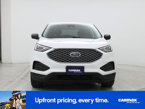 White 2023 Ford Edge SE