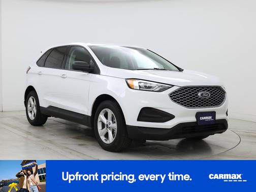 White 2023 Ford Edge SE