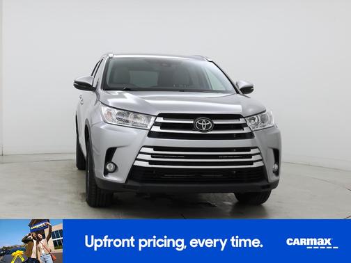 Gray 2019 Toyota Highlander XLE