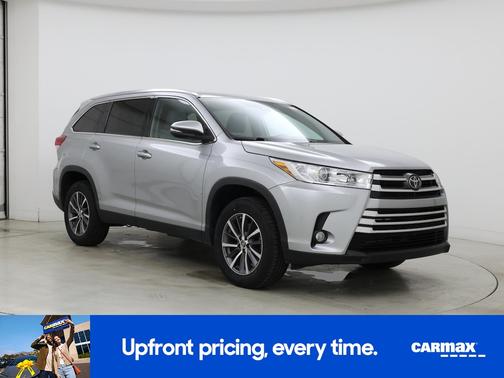 Gray 2019 Toyota Highlander XLE